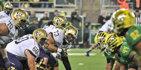 oregon washington football rivalry.